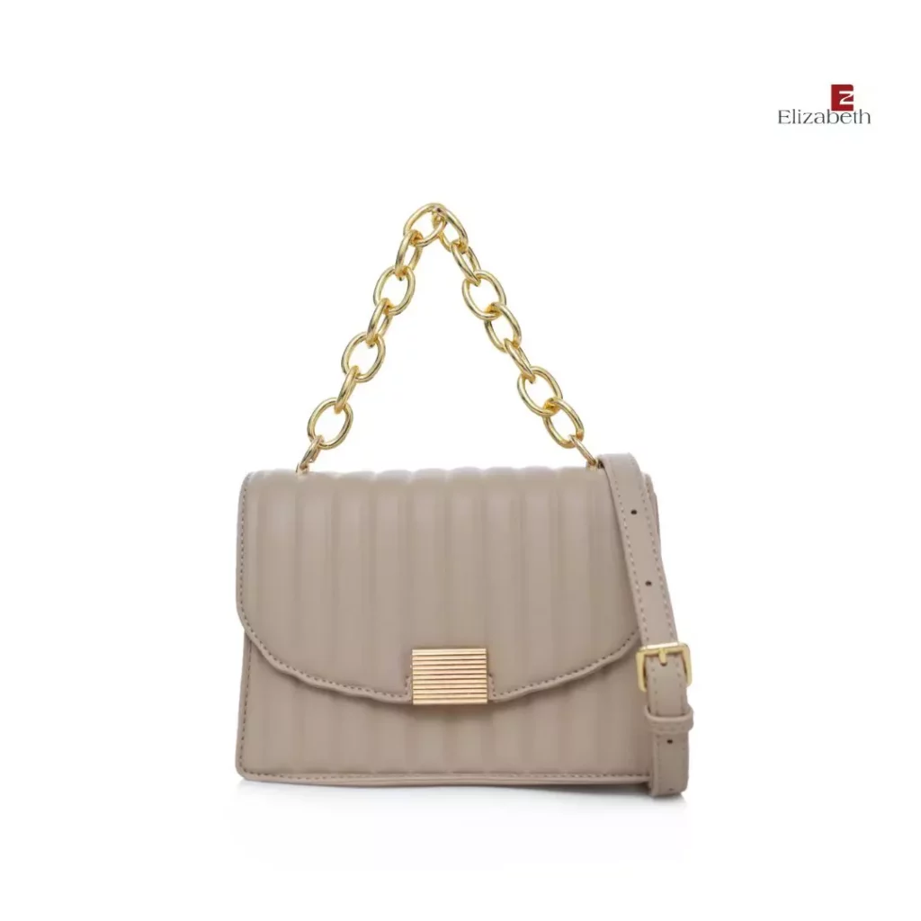 Shoulder bag berwarna pink dengan tali panjang dan desain stylish dari Elizabeth.